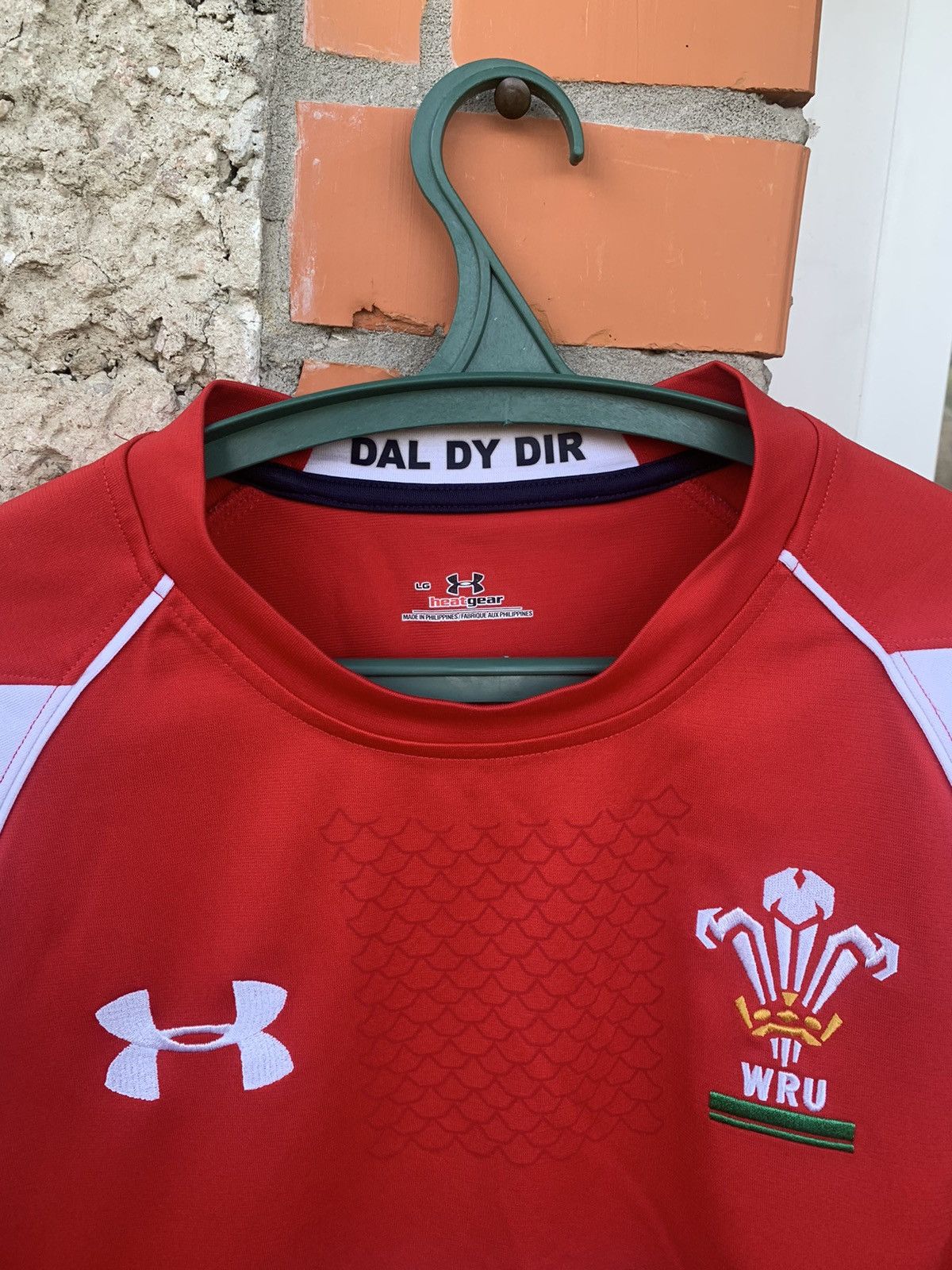 Other Under Armour Welsh Regby Union Soccer Jersey Size US L / EU 52-54 / 3 - 10 Thumbnail