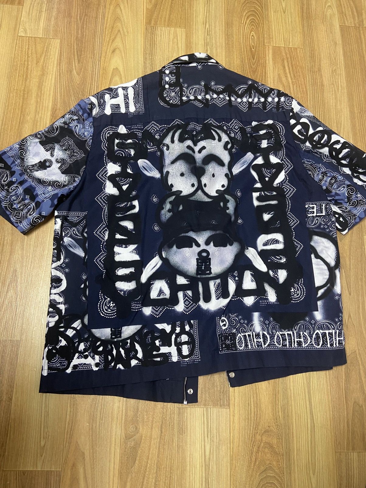 Givenchy 41 Givenchy X Chito Oversized bandana shirt jacket Size US L / EU 52-54 / 3 - 2 Thumbnail