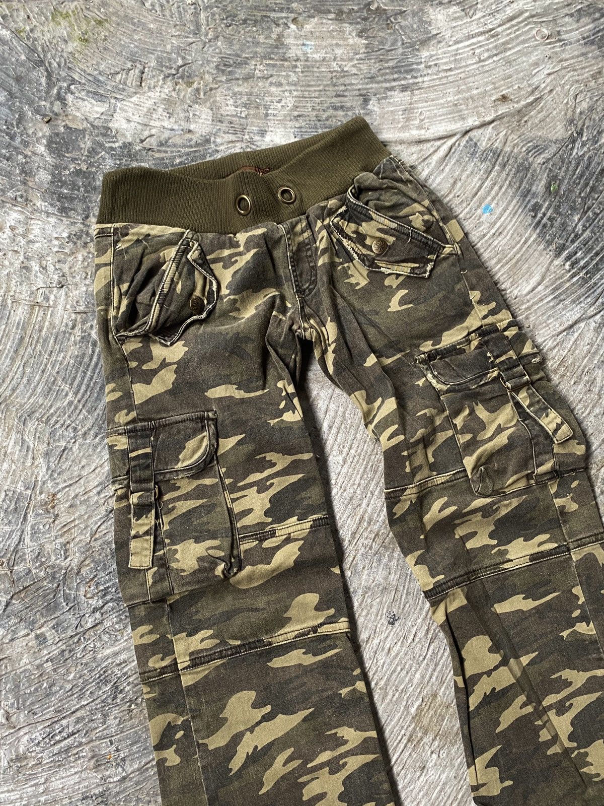 Vintage ❗️SALE❗️Vintage Upper Freak Cargo Tactical Camo Bondage Pant Size 28" / US 6 / IT 42 - 5 Thumbnail