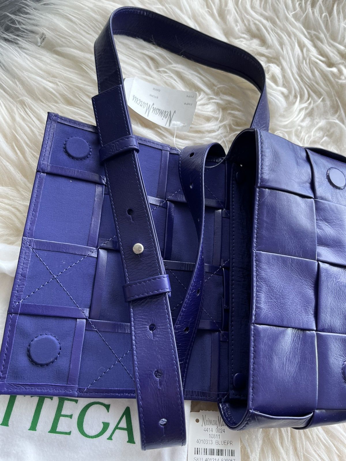 Bottega Veneta Super Runway Brand New $2,300 Value Cassette Crossbody Bag Size ONE SIZE - 14 Thumbnail