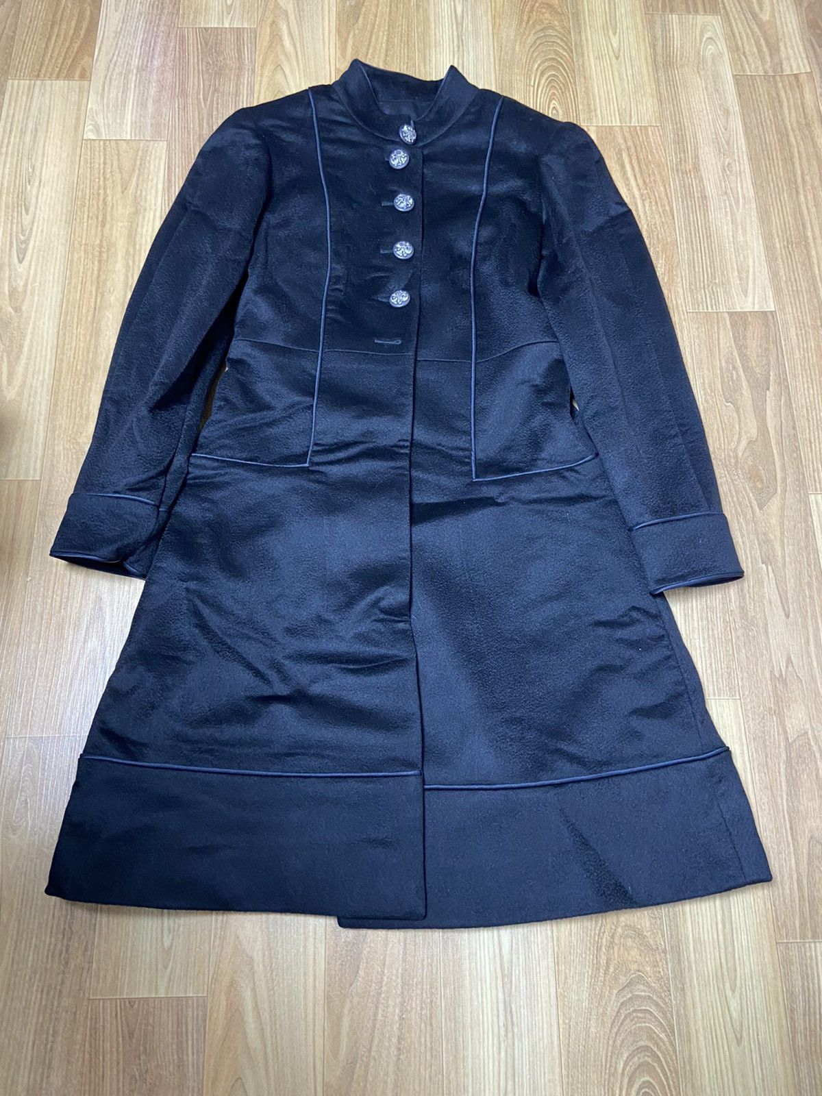 36 Chanel cashmere black midi length coat