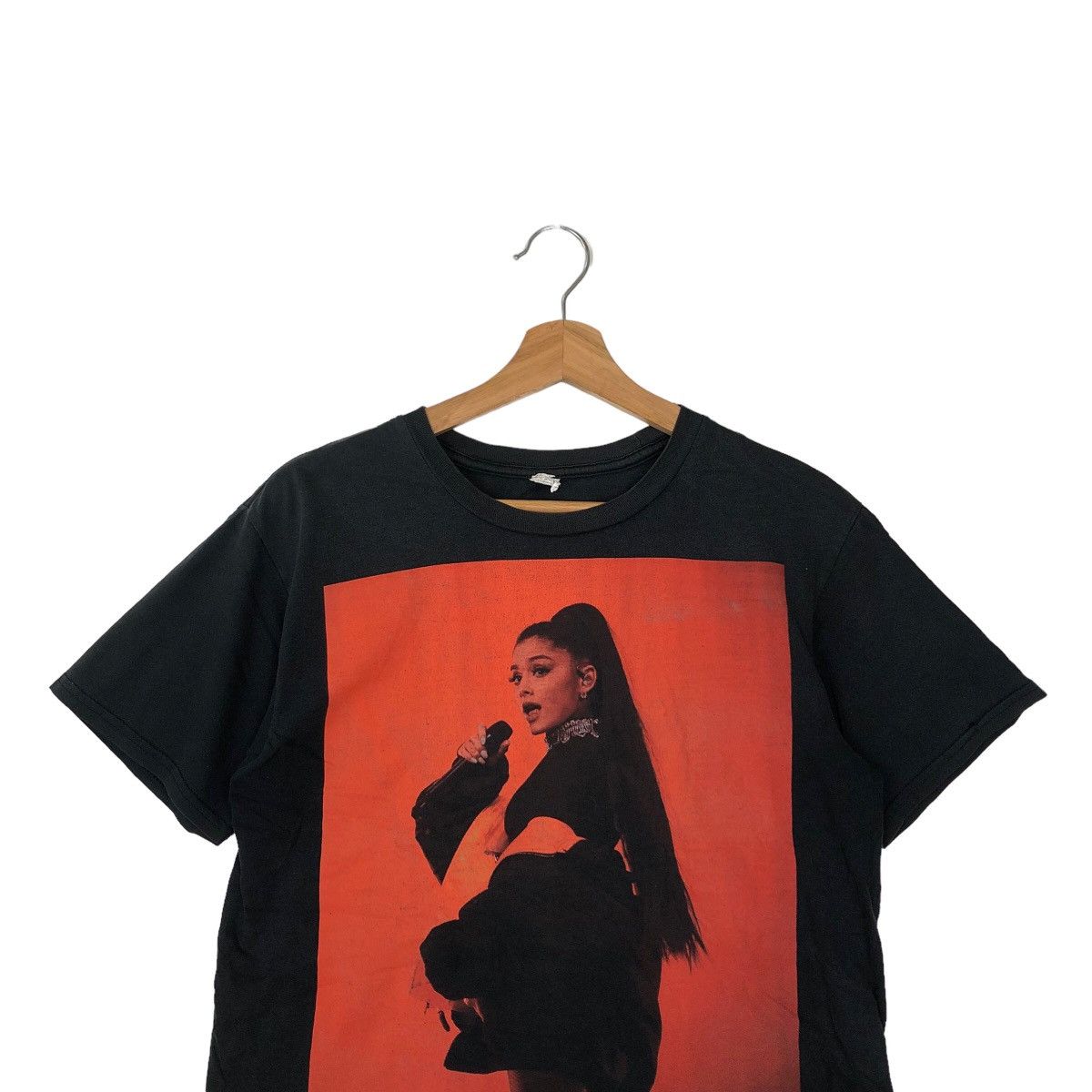 Band Tees VINTAGE ARIANA GRANDE DANGEROUS WORLD WOMAN TOUR BIG LOGO Size US M / EU 48-50 / 2 - 2 Thumbnail