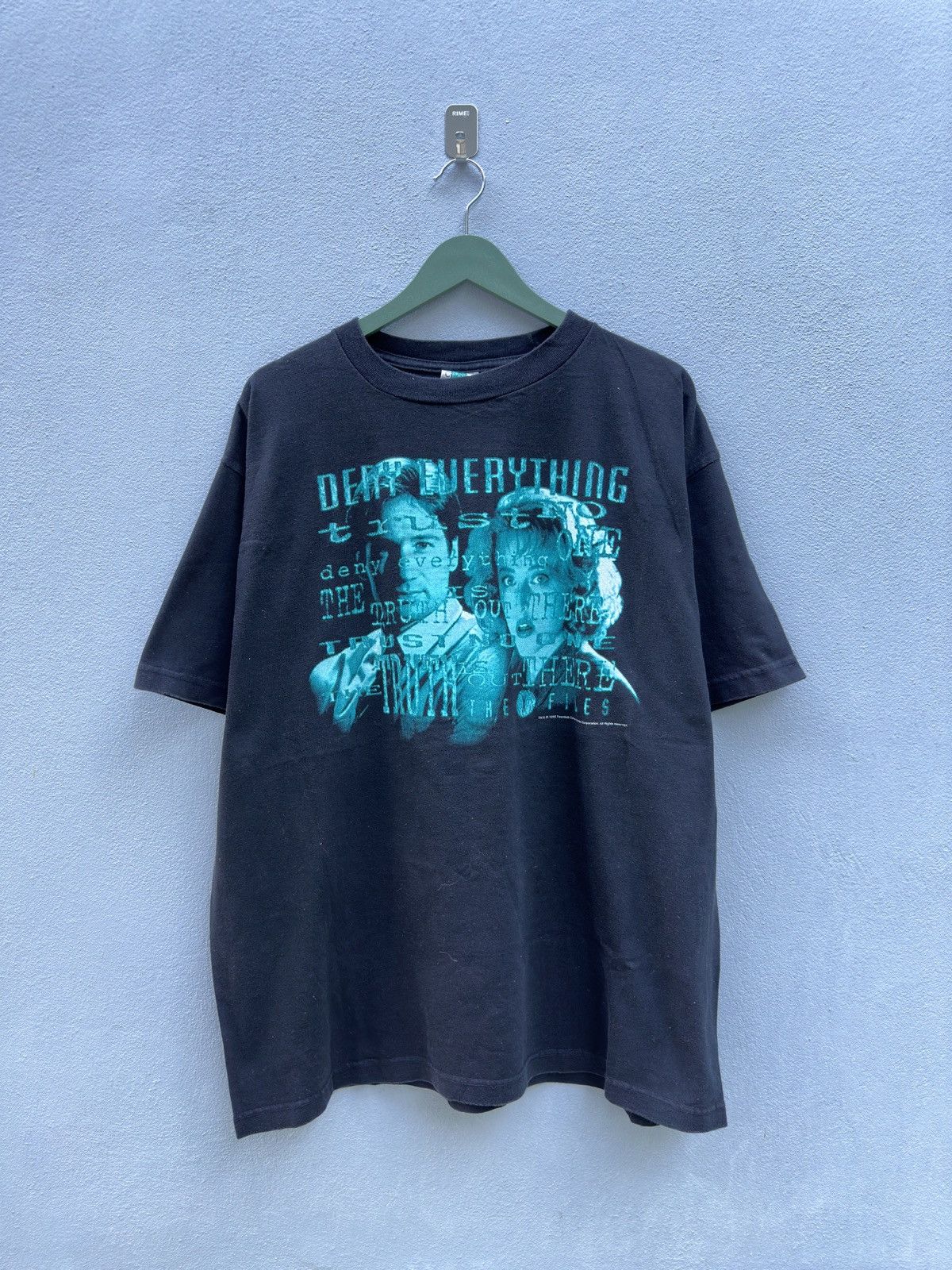 Vintage Vintage The X Files ©️1995 Century Fox Tshirt A43 Size US L / EU 52-54 / 3 - 1 Thumbnail