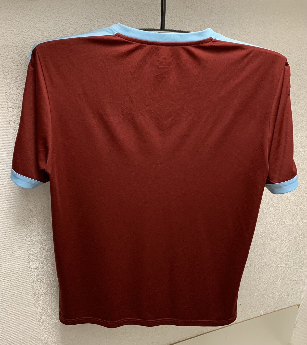 Puma Burnley football club Puma soccer jersey L furnitureland Size US L / EU 52-54 / 3 - 3 Thumbnail