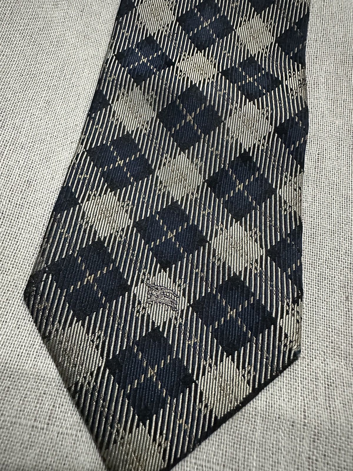 Burberry × Vintage Vintage Burberry Tie Size ONE SIZE - 1 Thumbnail