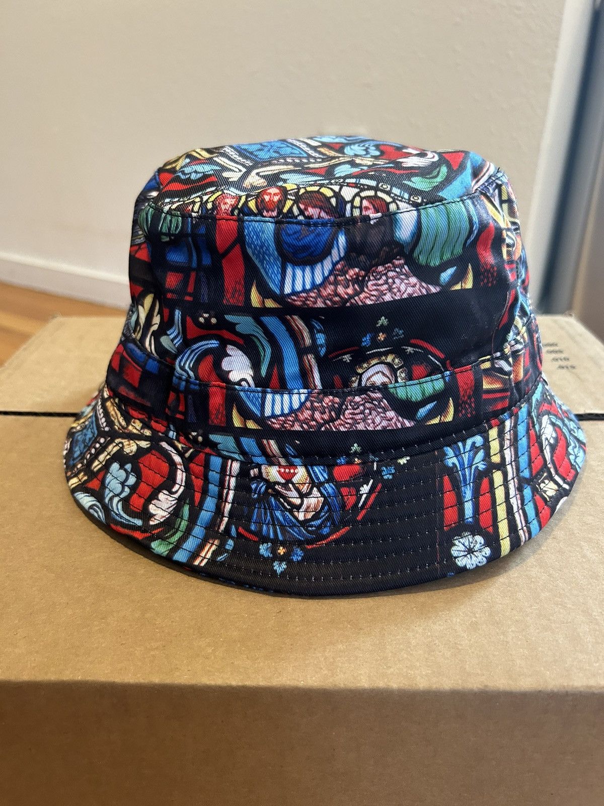 Nike Sportswear Icon Clash Reversible Bucket Hat, Women's Fashion, Watches  & Accessories, Hats & Beanies on Carousell