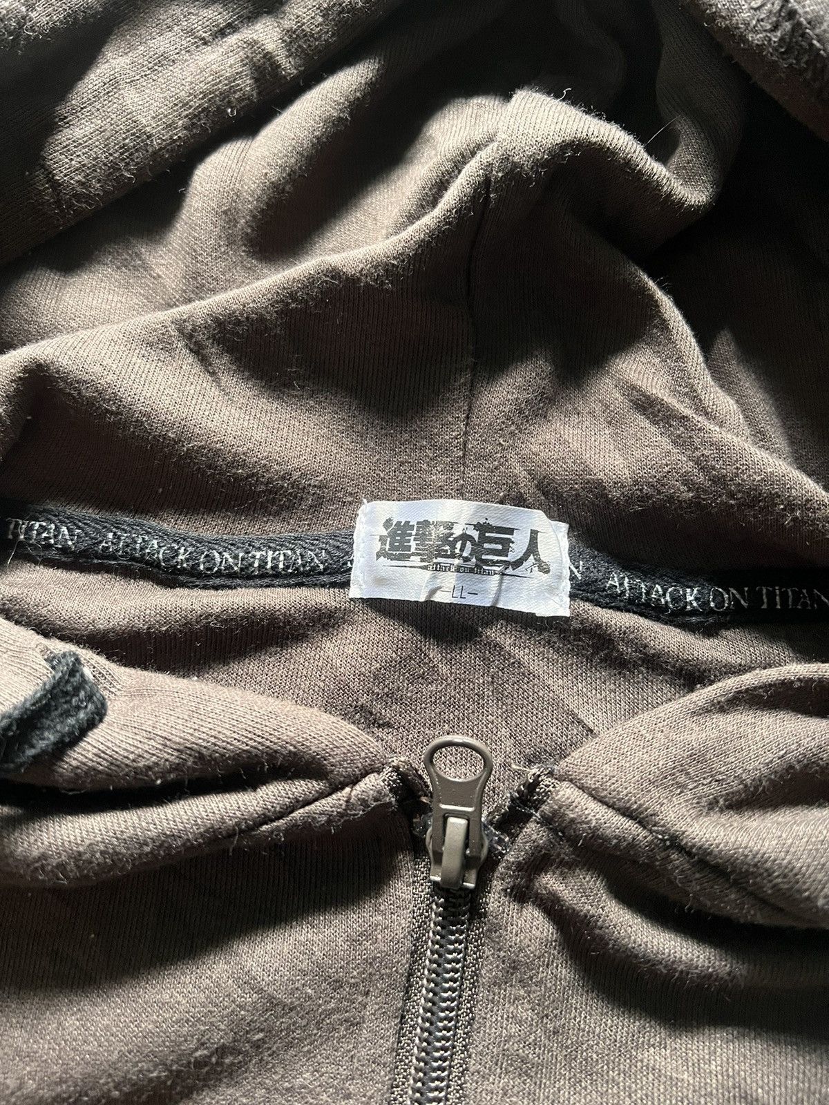 Anime anime Attack of Titan hoodie backhit Size US L / EU 52-54 / 3 - 4 Thumbnail