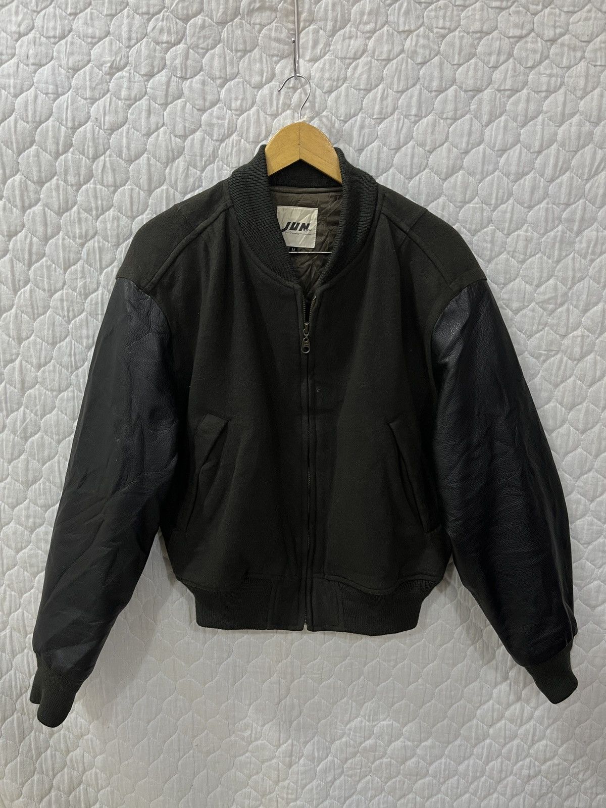 Genuine Leather (Uuuu). VINTAGE JUN MEN VARSITY BOMBER JACKET Size US M / EU 48-50 / 2 - 4 Thumbnail