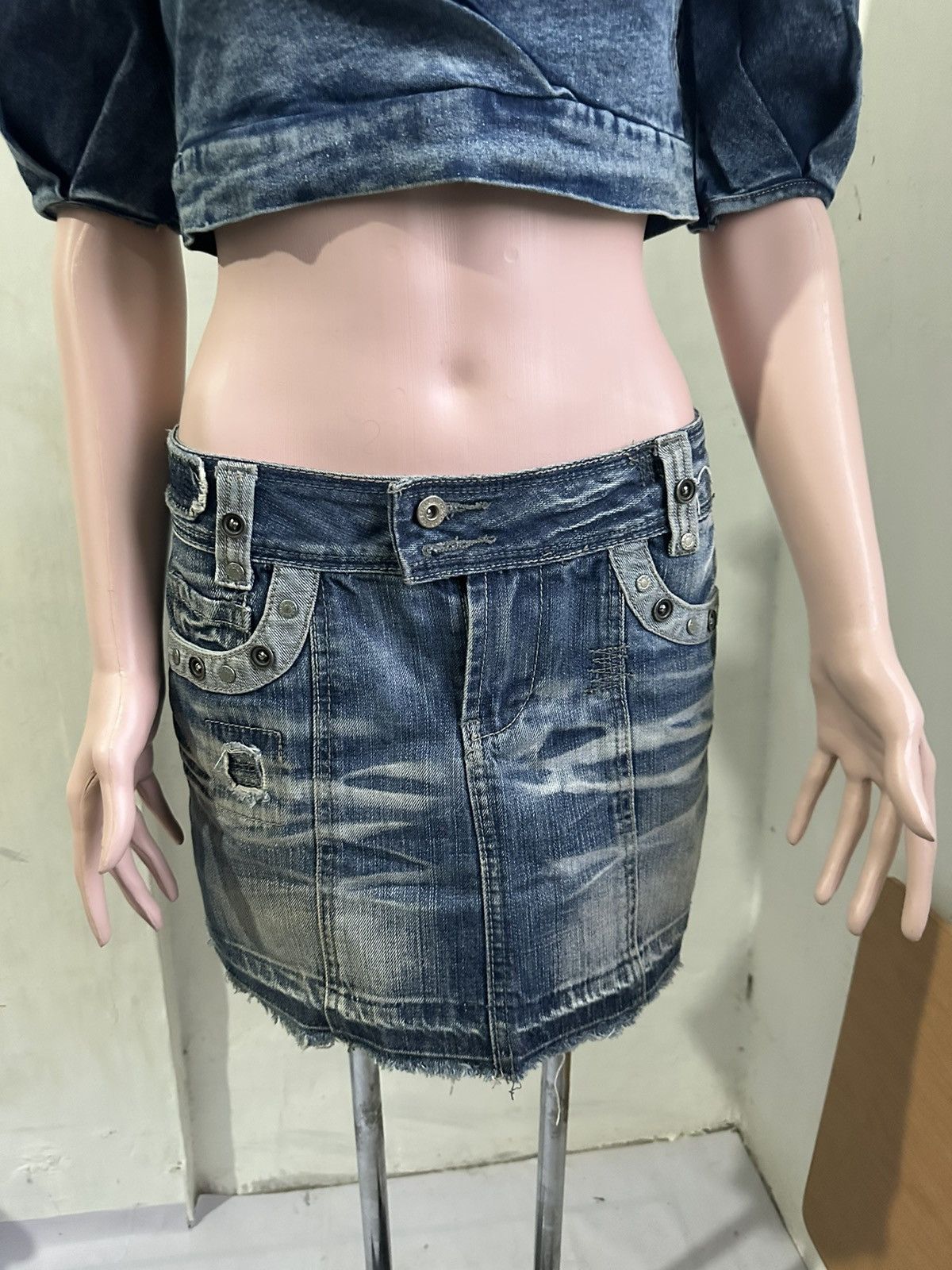 Y2K Mini Skirt Distressed jeans