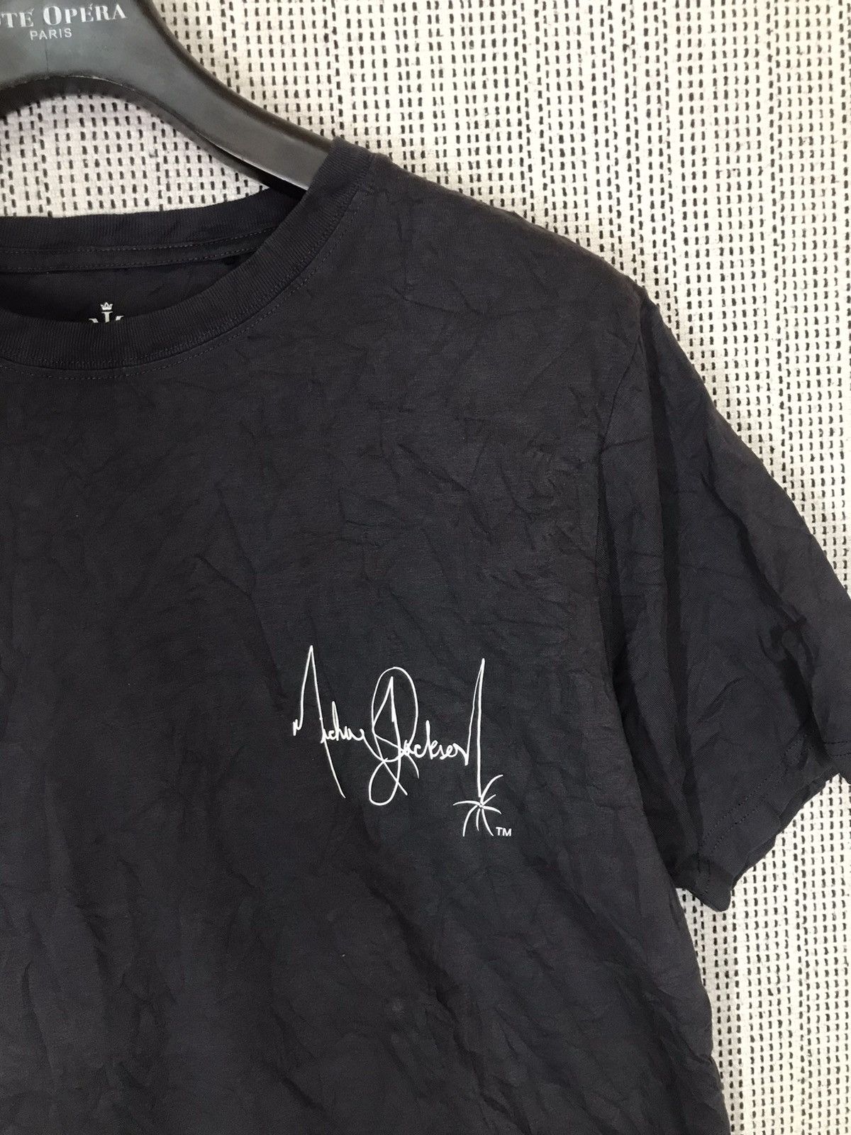 GU × Japanese Brand × Michael Jackson ‼️MICHAEL JACKSON BIG PRINTED BY GU TSHIRT NICE DESIGN‼️ Size US XL / EU 56 / 4 - 3 Thumbnail