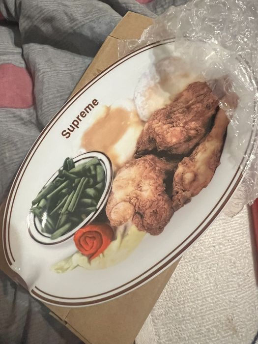 Supreme Supreme chicken dinner plate ashtray | Grailed