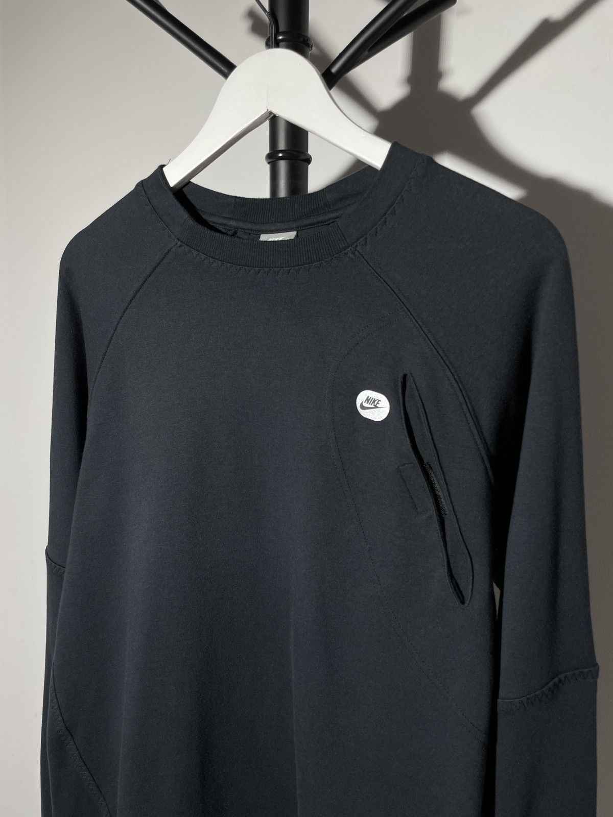 Nike × Vintage Vintage Y2K Nike Logo Pocket Light Sweatshirt Size US M / EU 48-50 / 2 - 2 Thumbnail