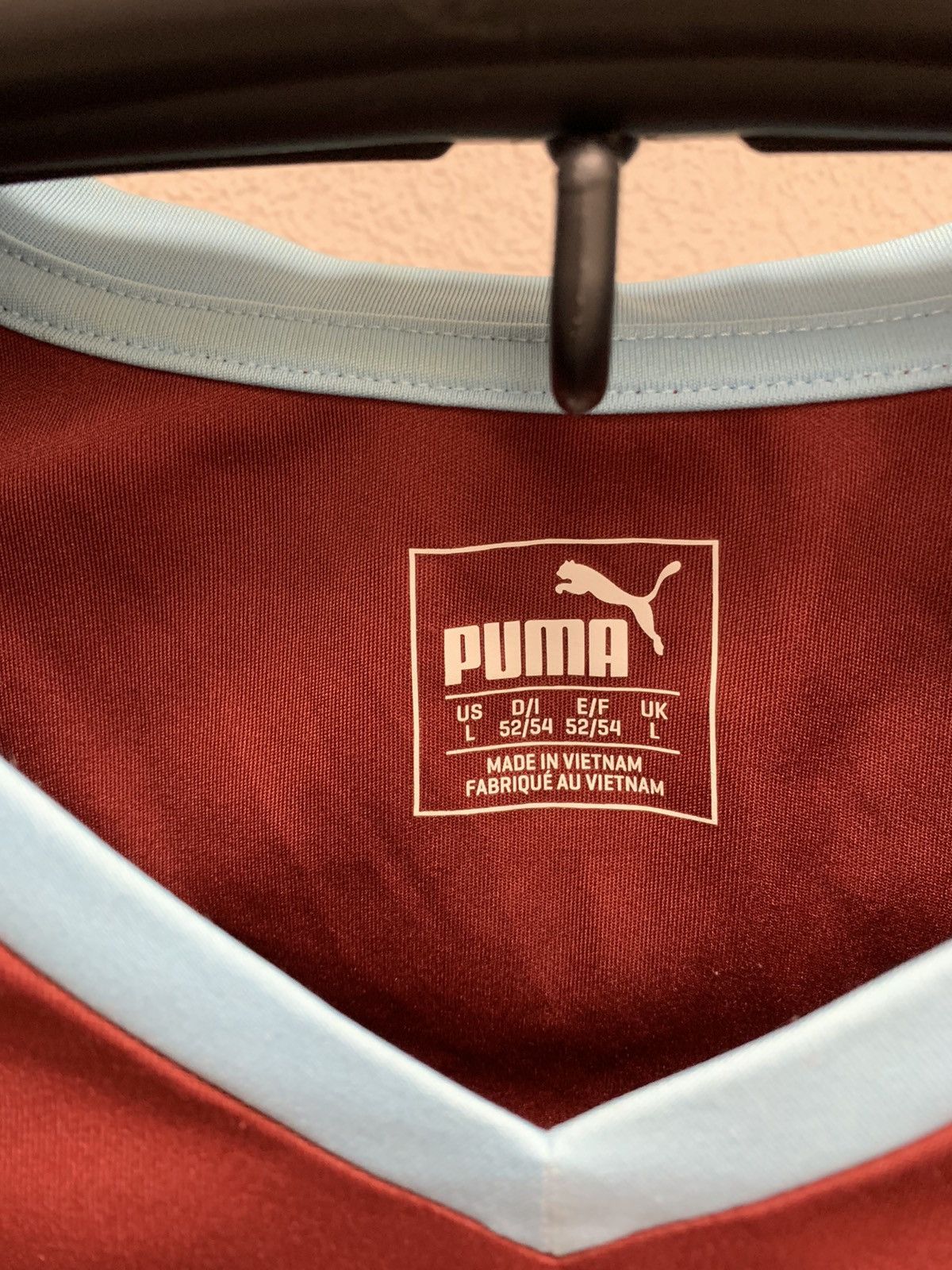 Puma Burnley football club Puma soccer jersey L furnitureland Size US L / EU 52-54 / 3 - 6 Thumbnail