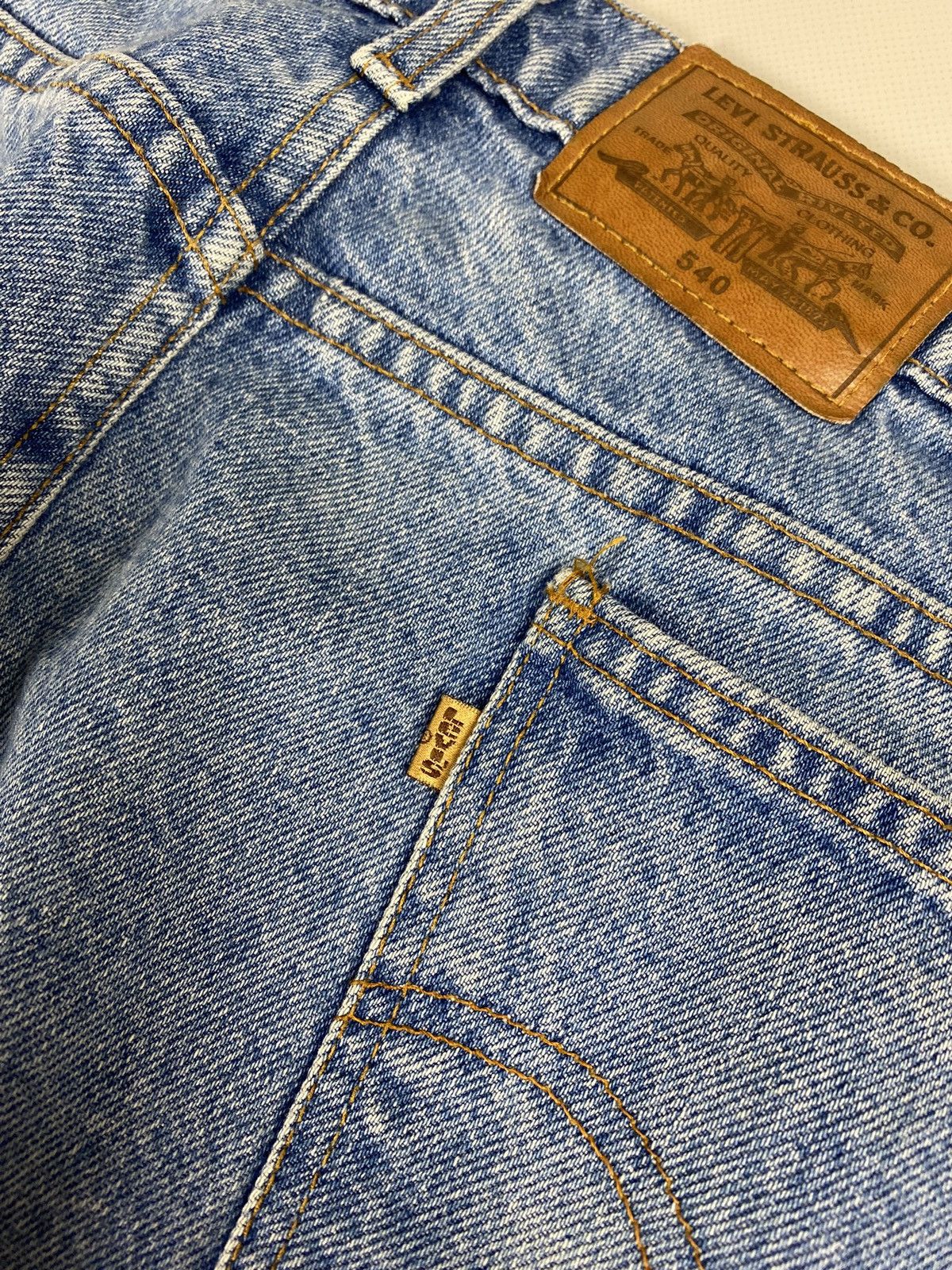 Levi's × Vintage VTG Levi’s 540 light blue denim jeans baggy relaxed fit Size US 38 / EU 54 - 24 Thumbnail