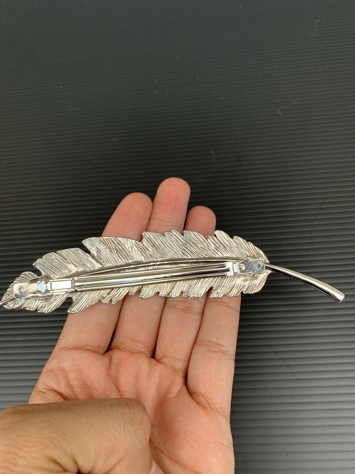Vintage Clip Paris Silver Leaf Feather Hair Clip Goros style Size ONE SIZE - 4 Thumbnail
