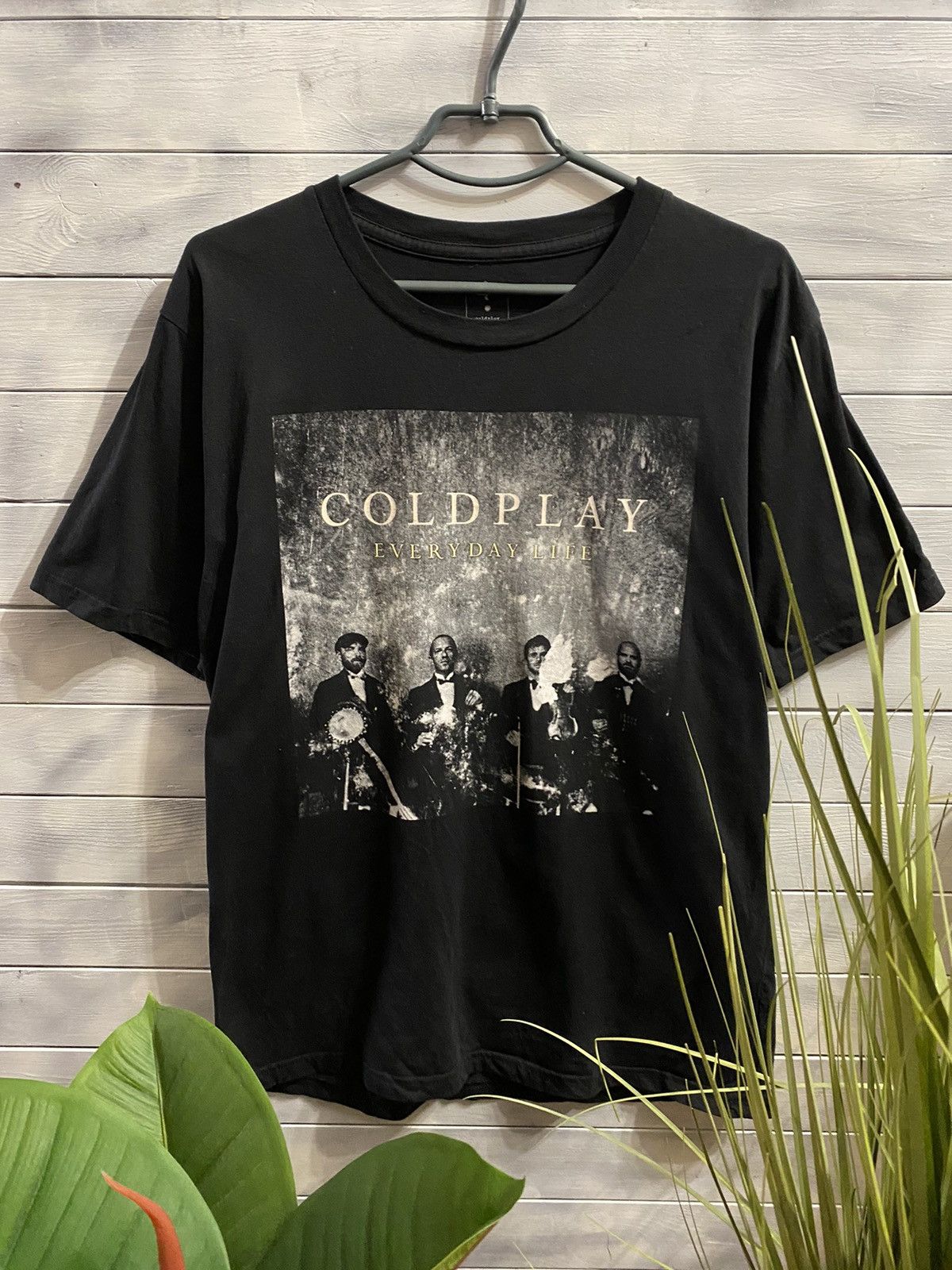 Band Tees Rare T-Shirt COLDPLAY EVERYDAY LIFE. Y2K style. Size US L / EU 52-54 / 3 - 1 Thumbnail