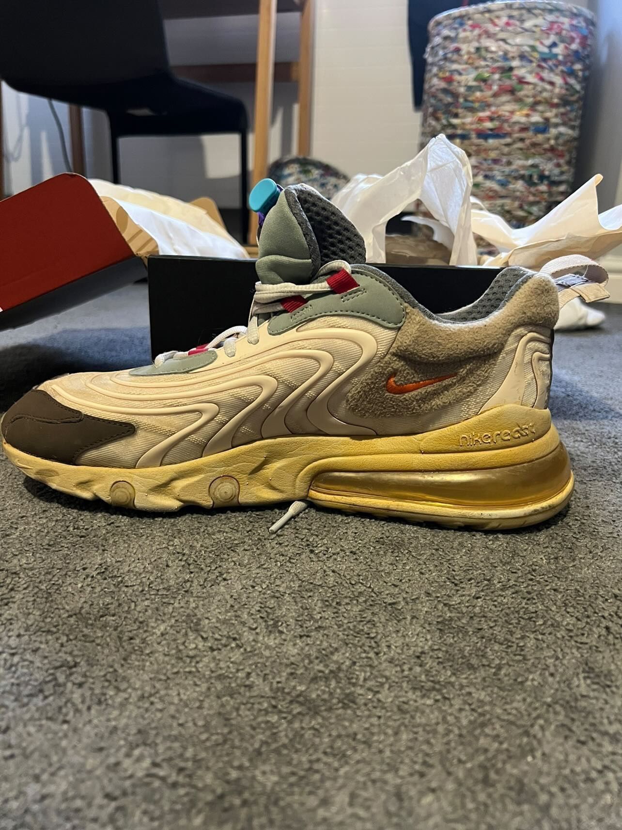 nike react 270 travis scott