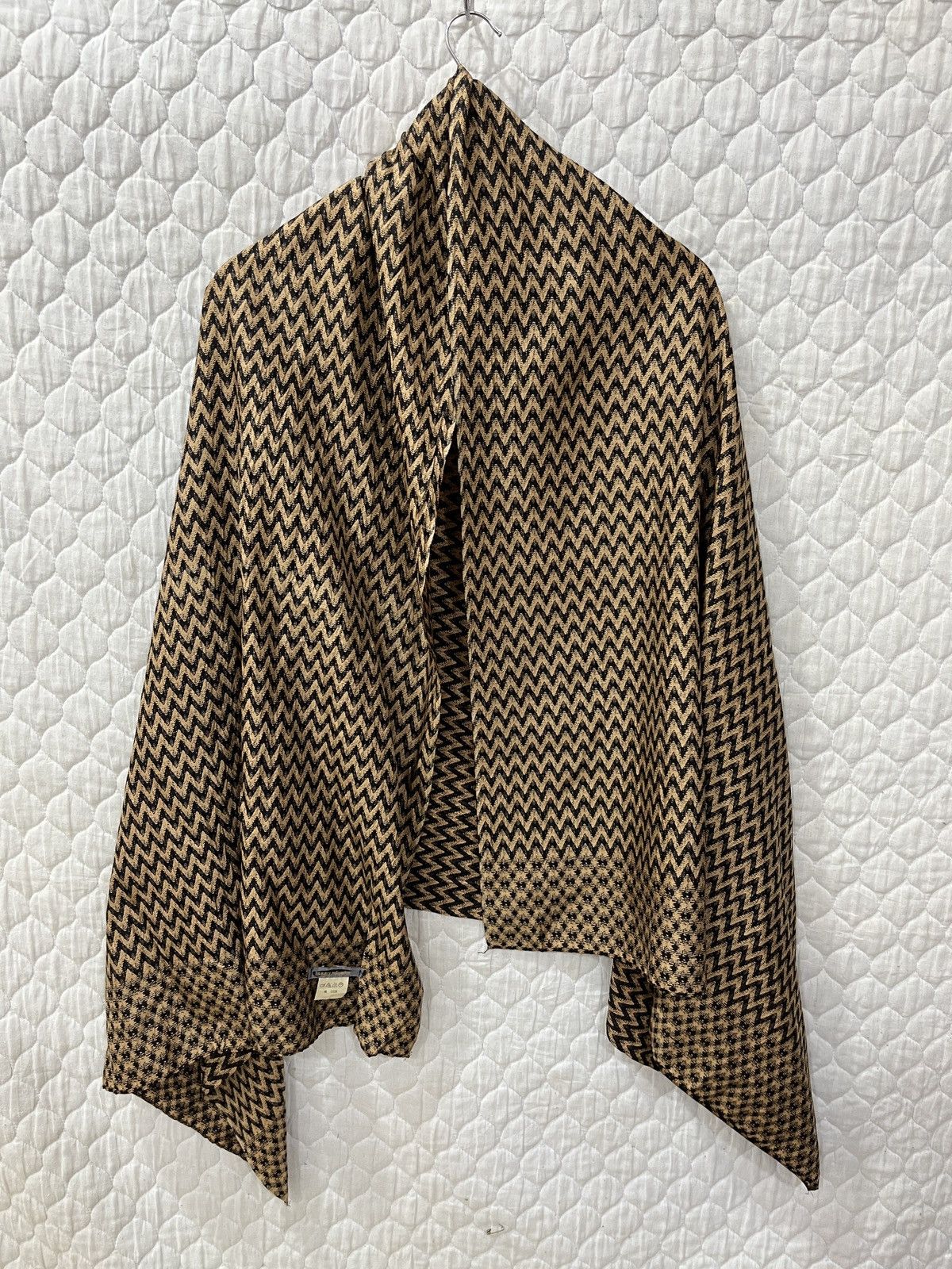 Issey Miyake 🔥🔥🔥 ISSEY MIYAKE LARGE SCARF Size ONE SIZE - 1 Thumbnail