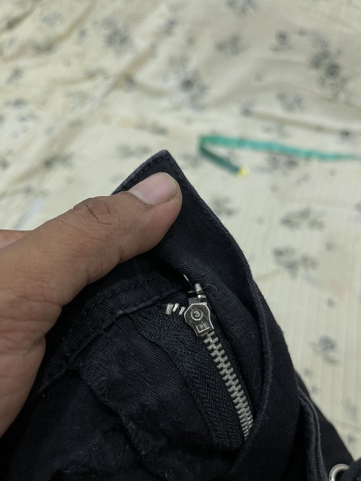 Beauty Beast (Qqqq). ALGON QUINS BONDAGE PUNK SKIRTS Size 29" - 12 Thumbnail
