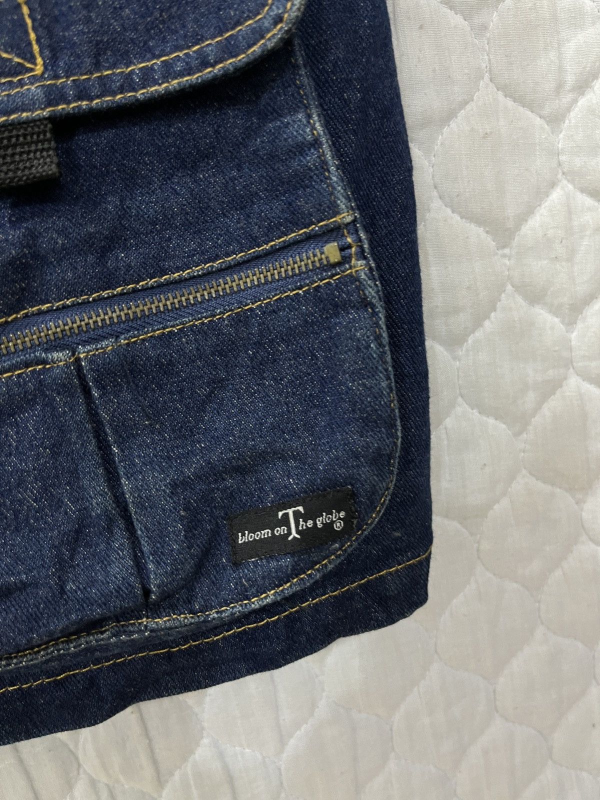 If Six Was Nine (Ssss). ARCHIVE BLOOM ON THE GLOBE DENIM VEST Size US M / EU 48-50 / 2 - 11 Thumbnail