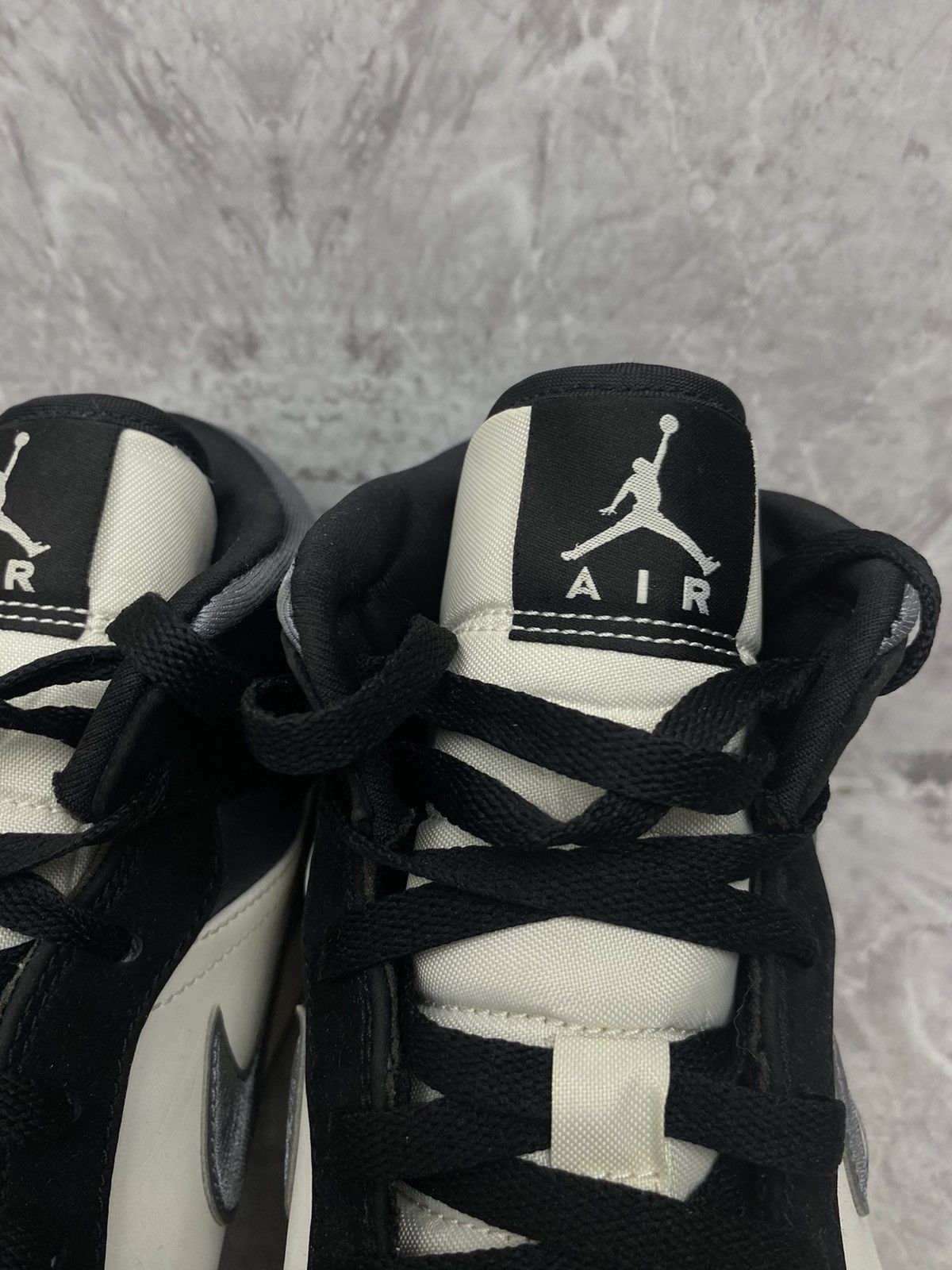 Jordan Brand Jordan 1 Mid Satin Grey Toe Size US 12 / EU 45 - 7 Thumbnail