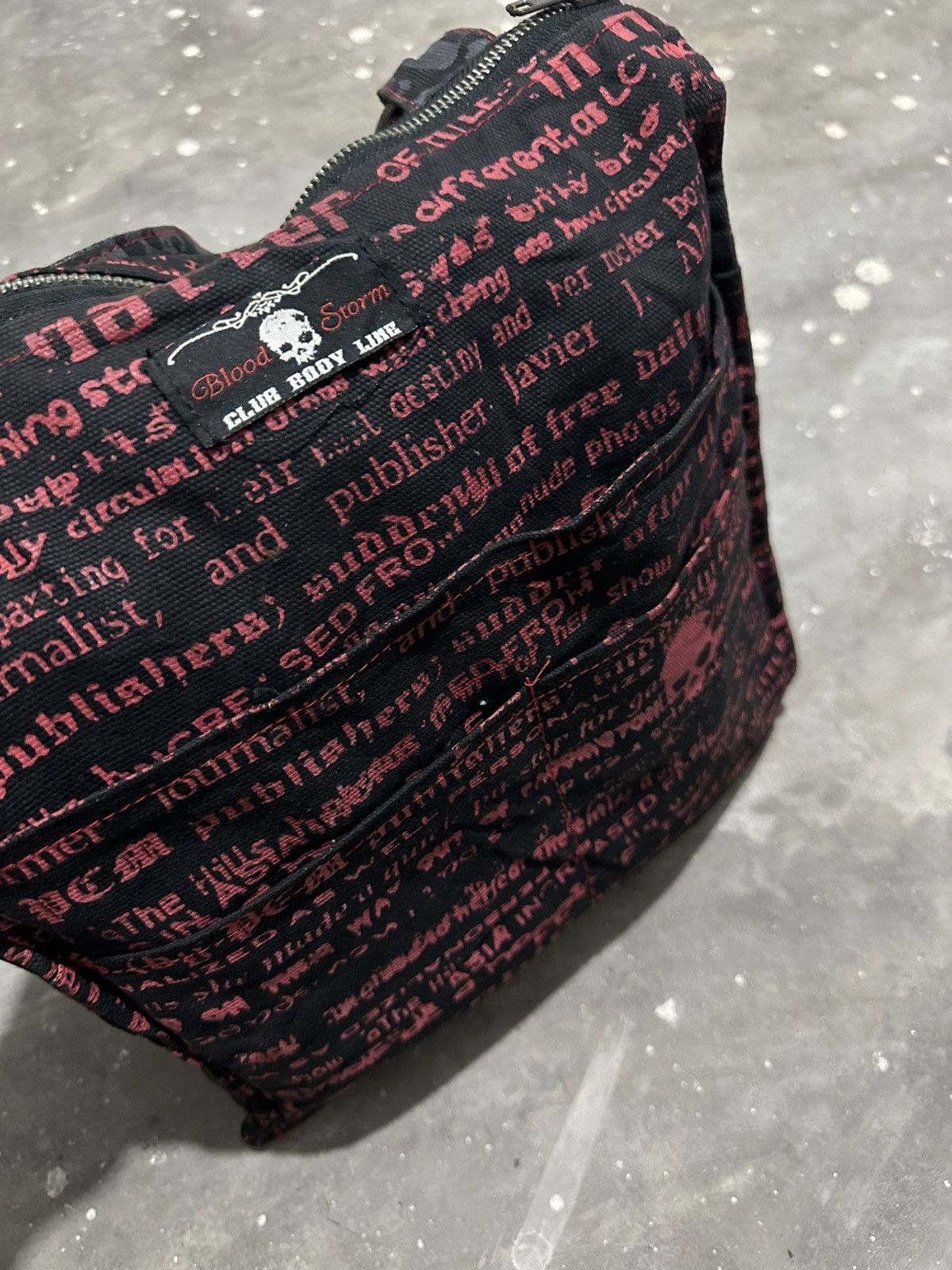Japanese Brand Beautiful Punk Bondage Skull Body Line Blood Storm Bag Size ONE SIZE - 15 Thumbnail