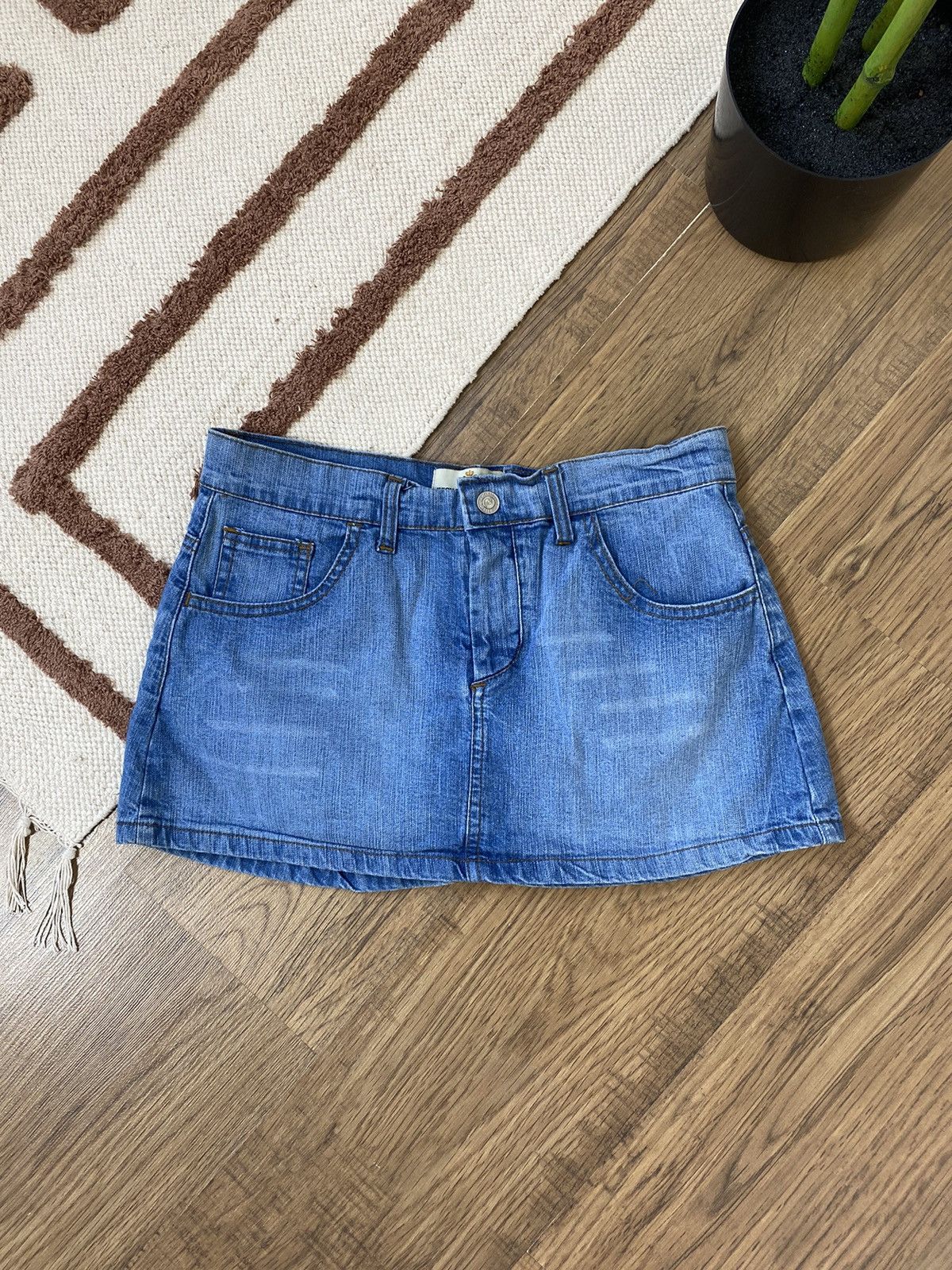 Juicy Couture VINTAGE JUICY COUTURE DENIM 2000s SKIRT Size 30" / US 8 / IT 44 - 3 Thumbnail