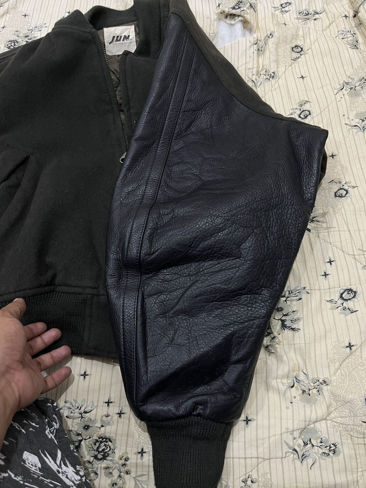 Genuine Leather (Uuuu). VINTAGE JUN MEN VARSITY BOMBER JACKET Size US M / EU 48-50 / 2 - 14 Thumbnail