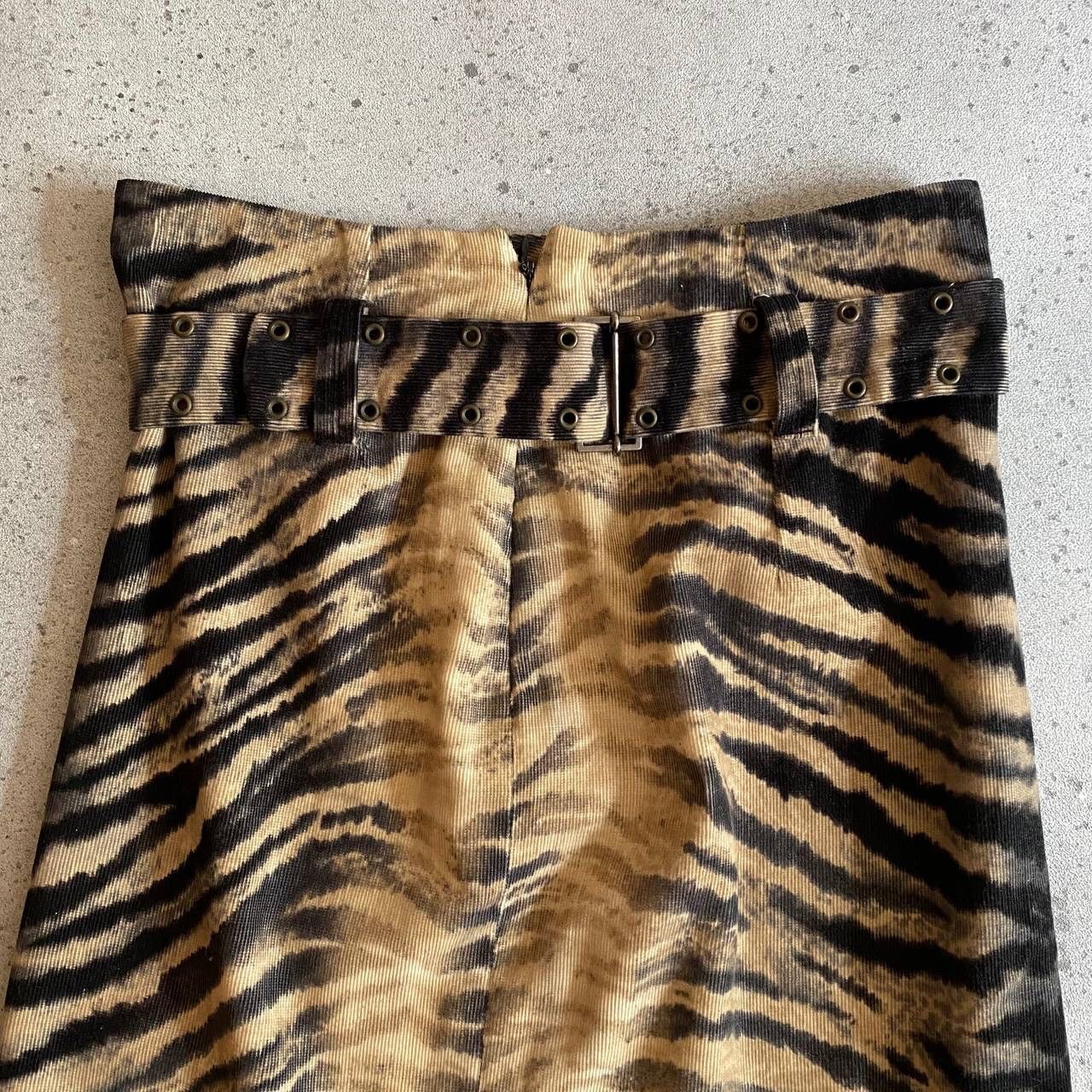 Pierre Balmain × Vintage 90s Pierre Balmain Paris Vintage Tiger Print Skirt Size 26" / US 2 / IT 38 - 3 Thumbnail