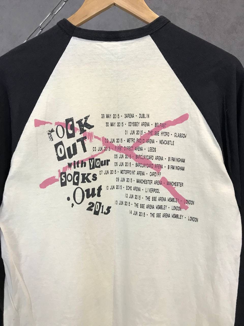 Band Tees 5 second of summer band tour longsleeve Size US S / EU 44-46 / 1 - 6 Thumbnail