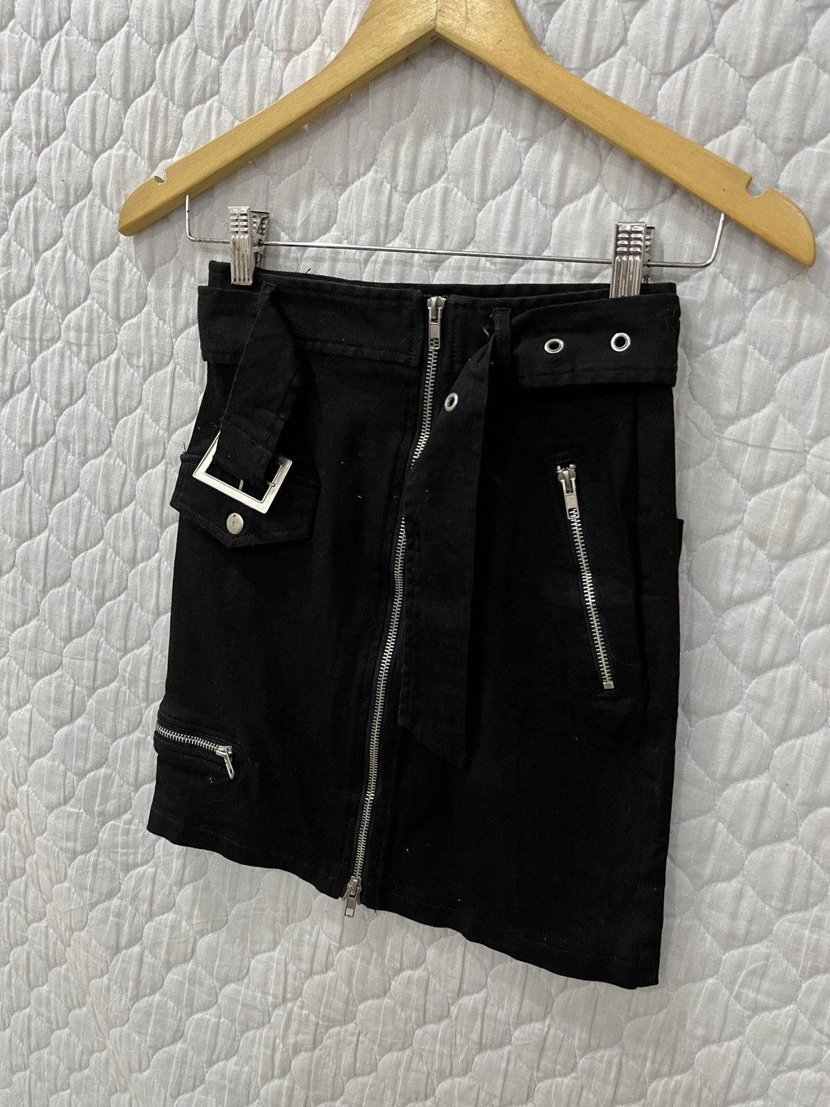Japanese Brand (Ssss). DARISH JAPAN HYPEBEAST SKIRTS Size 23" - 2 Thumbnail