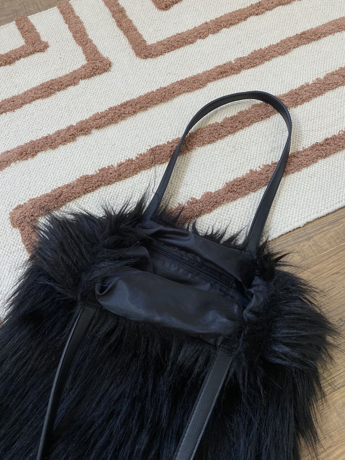 Vintage FLUFFY FUR MOHAIR VOLUME HAND BAG Size ONE SIZE - 3 Thumbnail