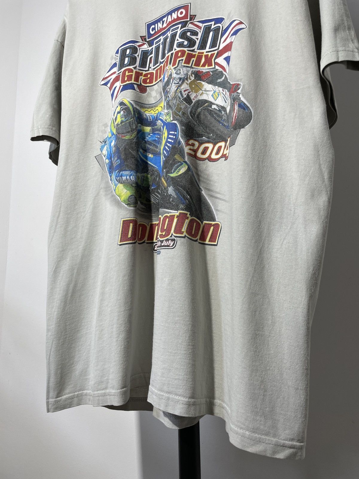 Vintage Vintage British Grand Prix 2004 Racing T-shirt Size US XL / EU 56 / 4 - 13 Thumbnail