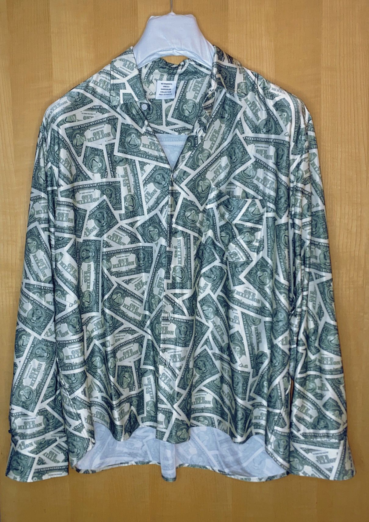 Vetements Oversized VETEMENTS 'Million Dollar' Printed Satin Shirt Size US L / EU 52-54 / 3 - 7 Thumbnail