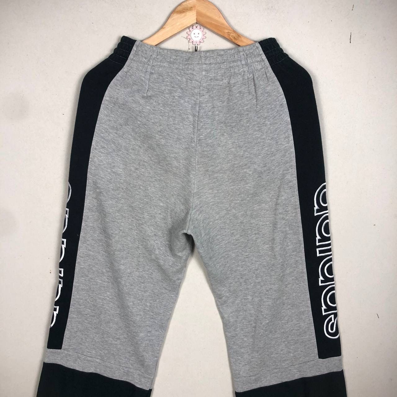 Adidas × Vintage Vintage 90s Adidas Spell Out Sweatpants Jogger Pants Hype Size US 32 / EU 48 - 4 Thumbnail
