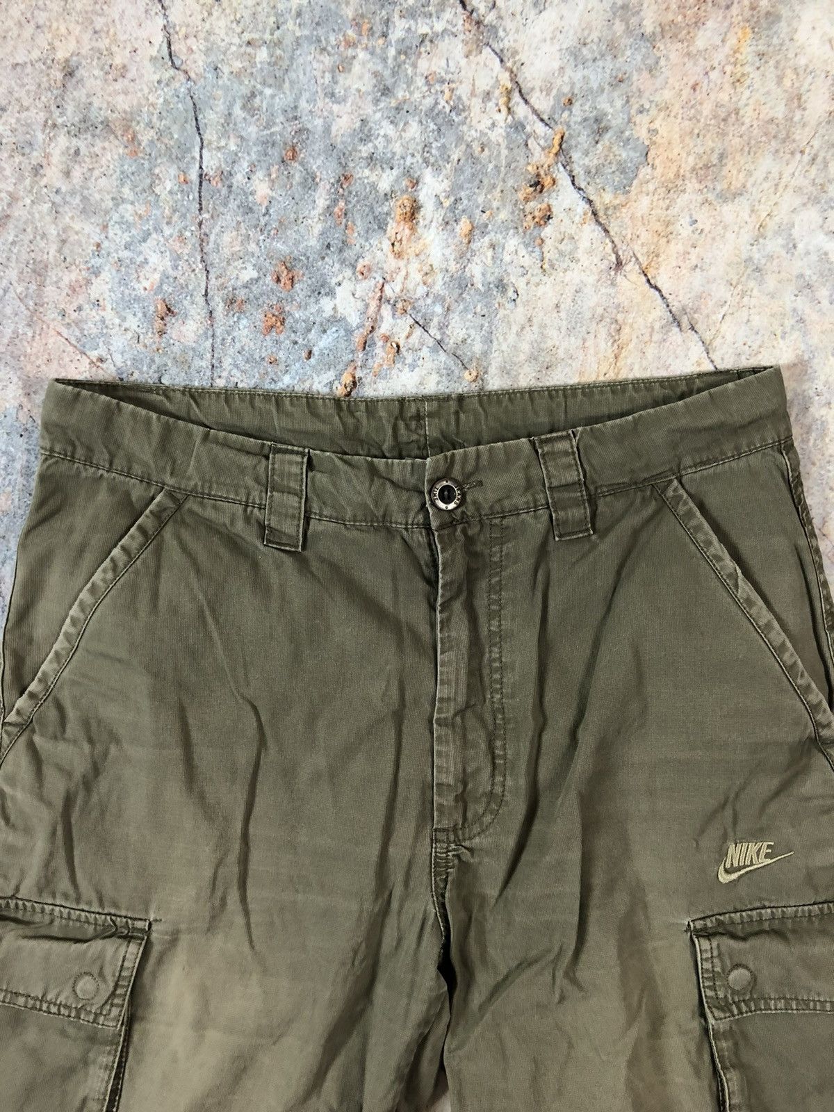 Nike Nike cargo shorts Size US 30 / EU 46 - 2 Thumbnail
