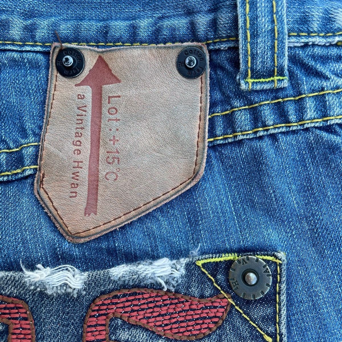 If Six Was Nine × Japanese Brand × Le Grande Bleu (L.G.B.) 🇯🇵 VINTAGE A.V.H LEATHER PATCH DENIM PANTS Size US 32 / EU 48 - 13 Thumbnail