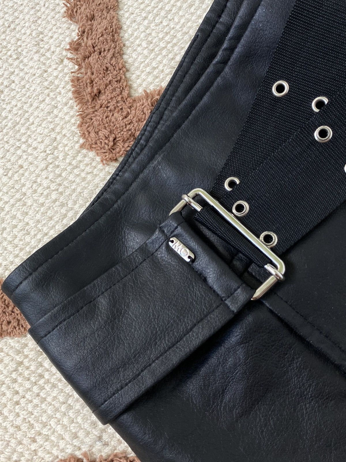 Vintage VINTAGE MORGAN FRANCE GRUNGE LEATHER SKIRT Size 26" / US 2 / IT 38 - 2 Thumbnail