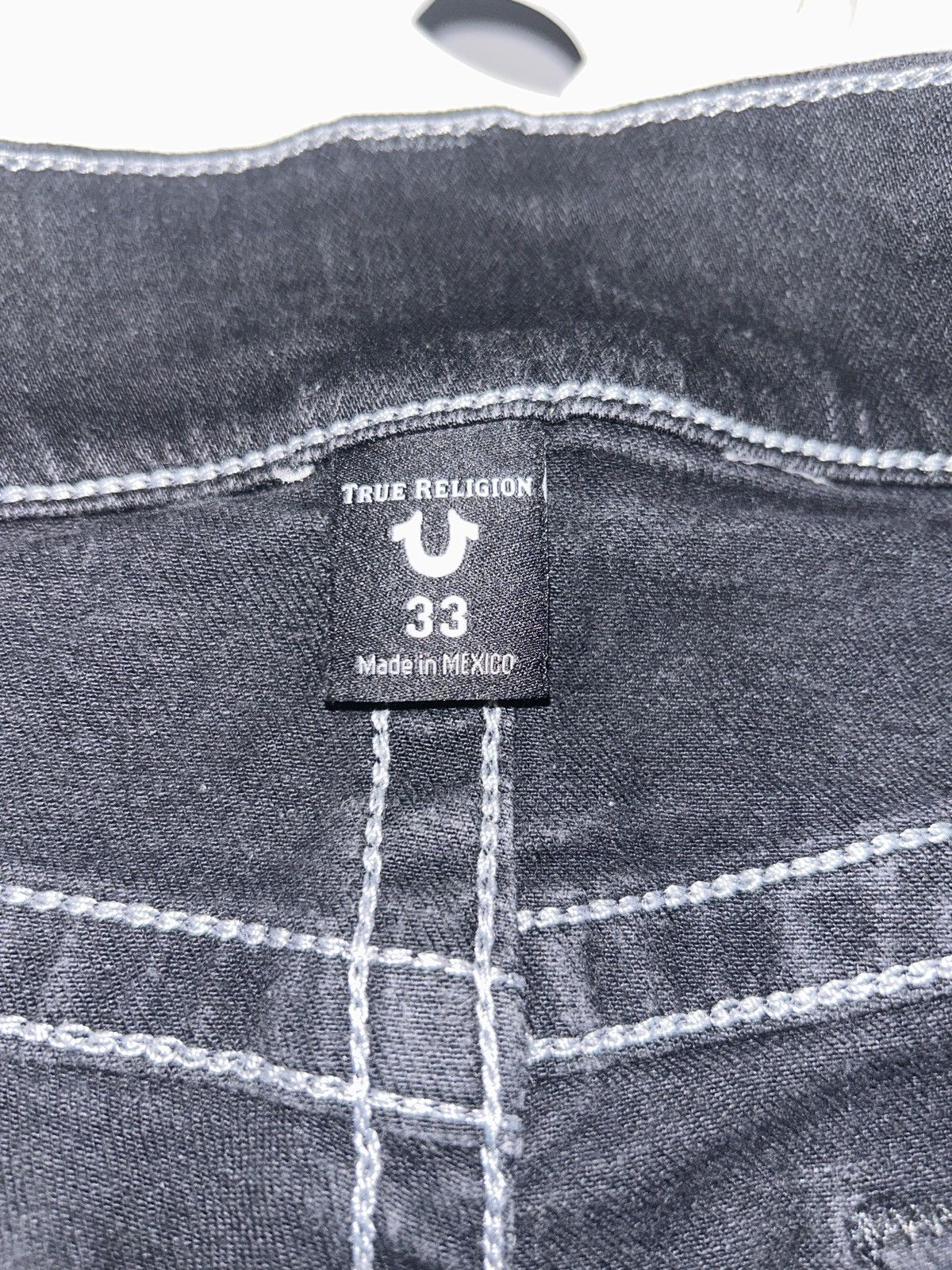 True Religion *RARE* True Religion Embroidered Scorpion Novelty Shorts Size US 33 - 9 Thumbnail