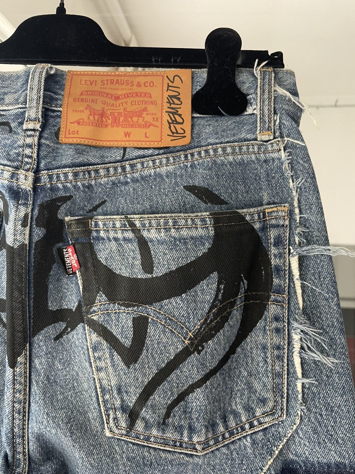 Levi's × Vetements Vetements x Levi’s Tribal Denim Pants Size US 29 - 8 Thumbnail