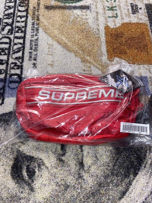 Supreme Small Logo Waist Bag - Red