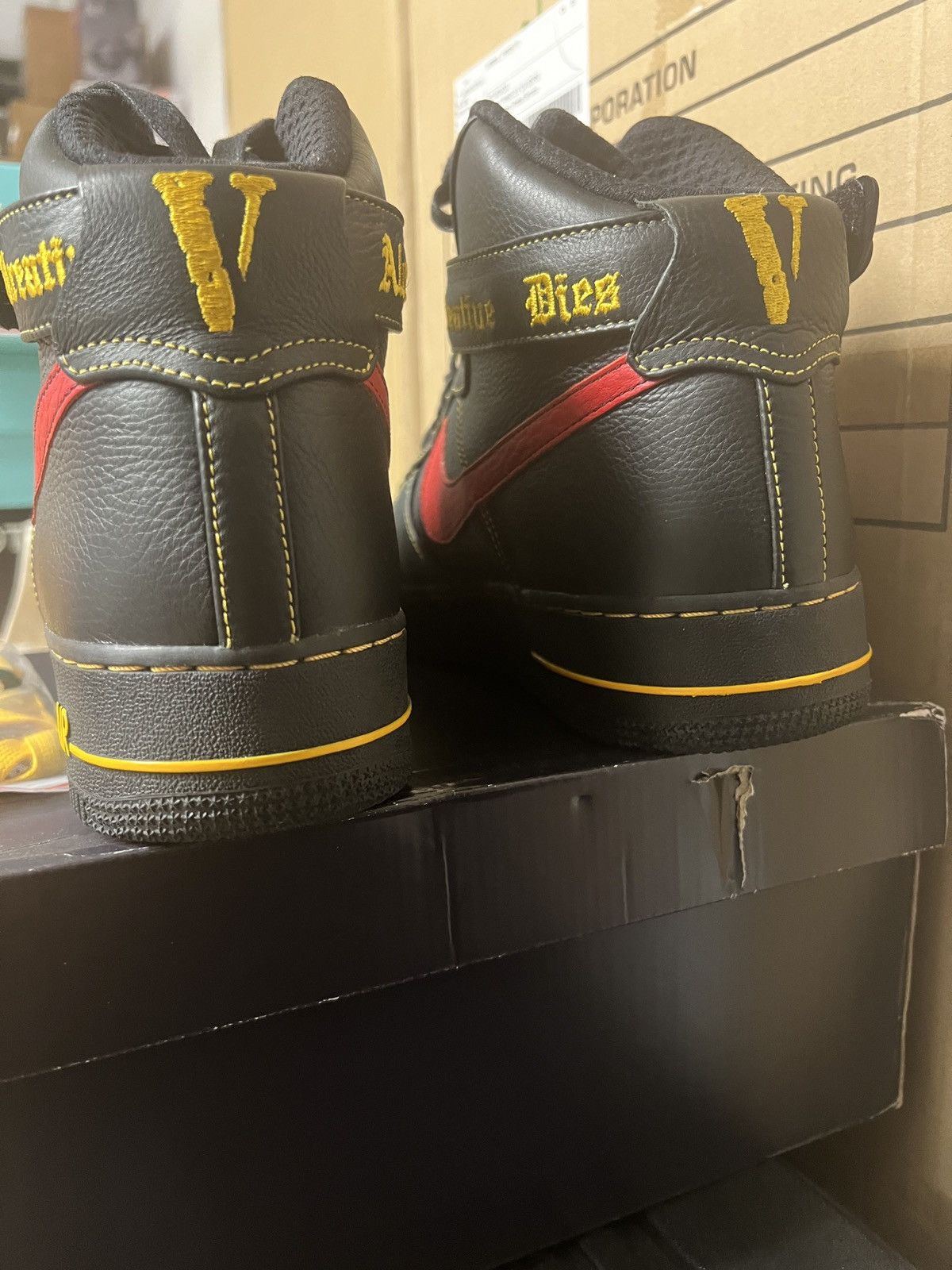 Nike × Vlone Vlone x Nike Air Force 1 High Paris Fashion week sample 9.5 Size US 9.5 / EU 42-43 - 6 Thumbnail