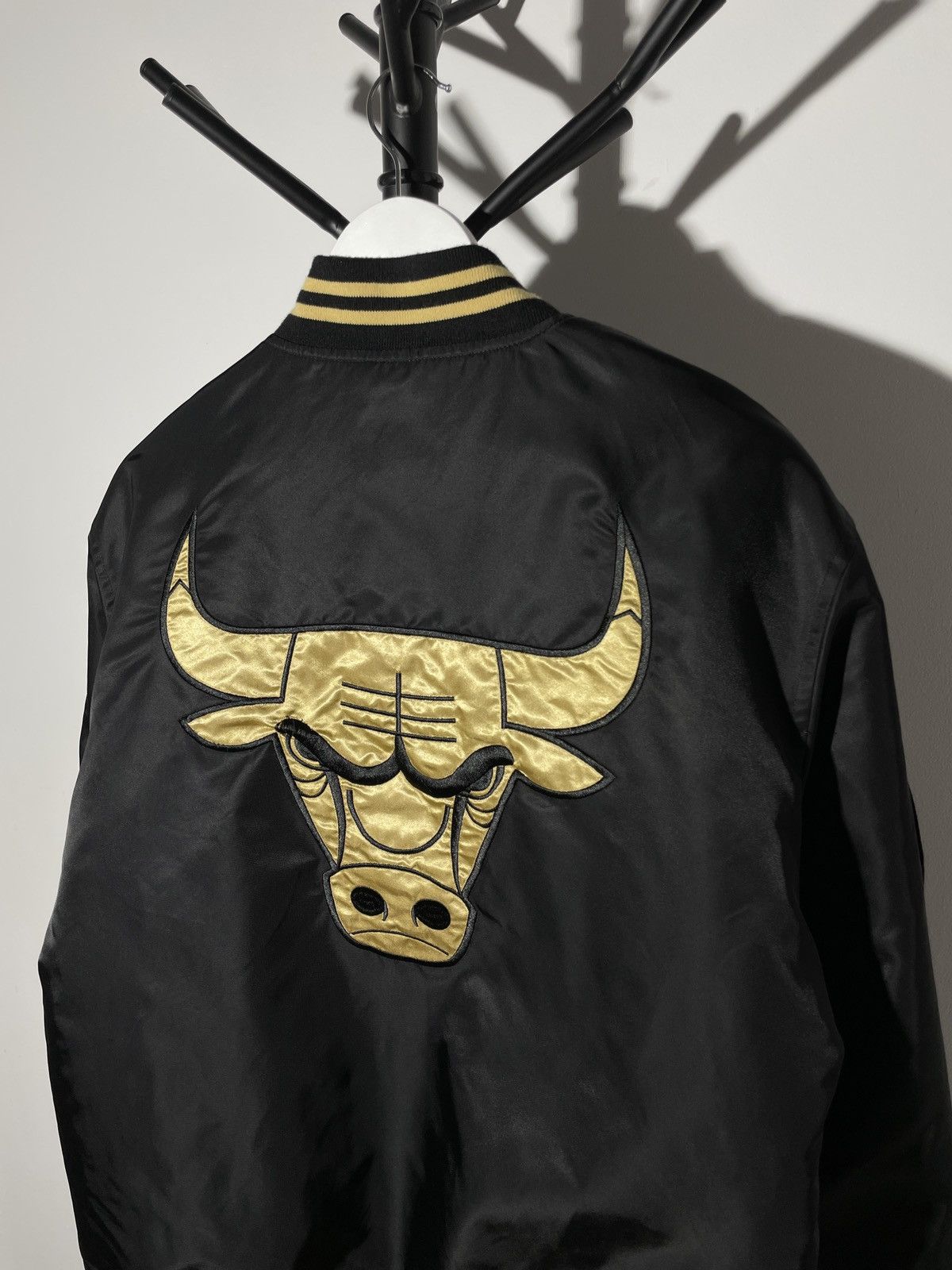 NBA Chicago Bulls NBA bombers jacket Size US L / EU 52-54 / 3 - 15 Thumbnail