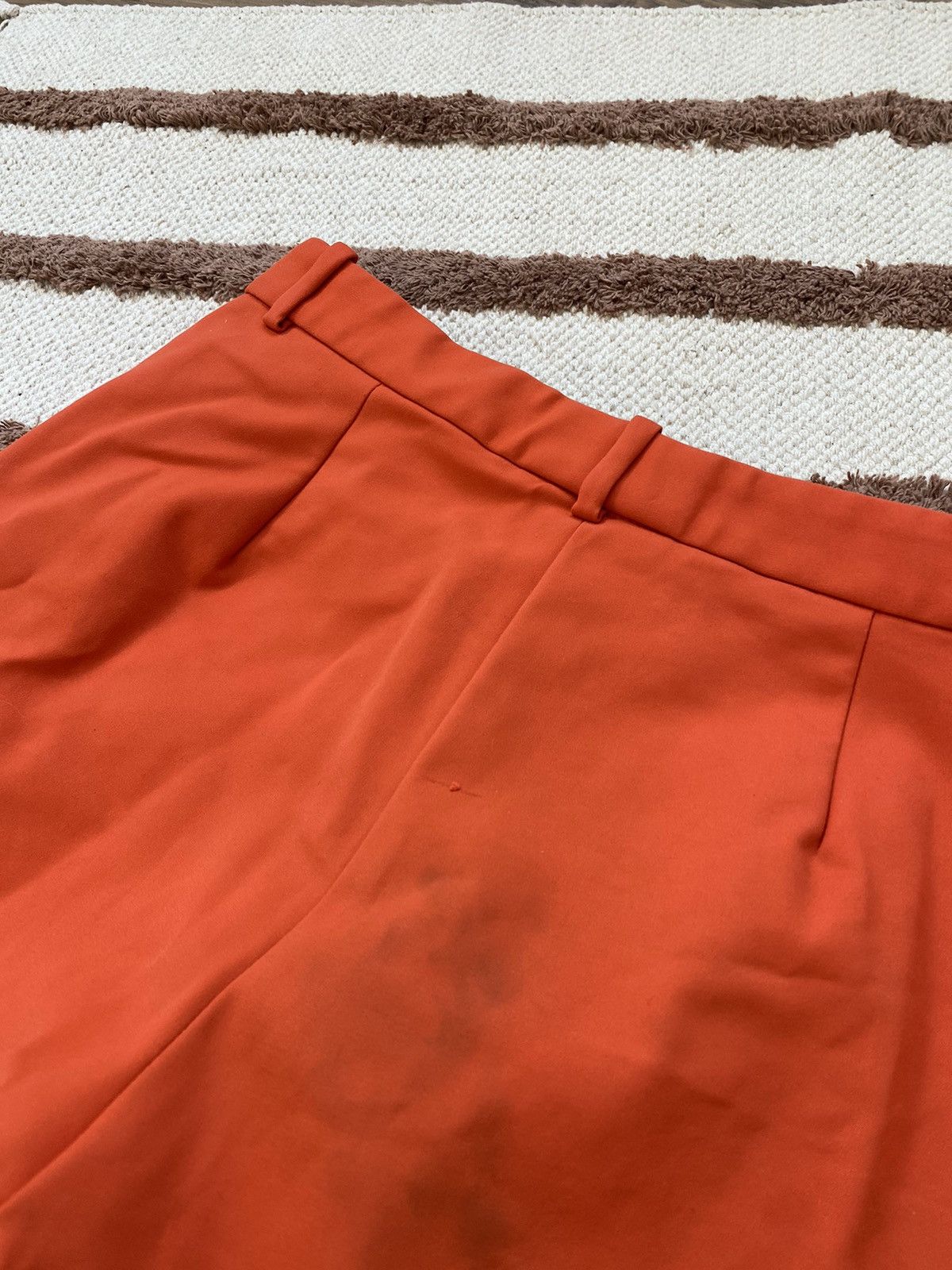Versace VERSACE ORANGE NYLON SHORTS Size 27" / US 4 / IT 40 - 7 Thumbnail