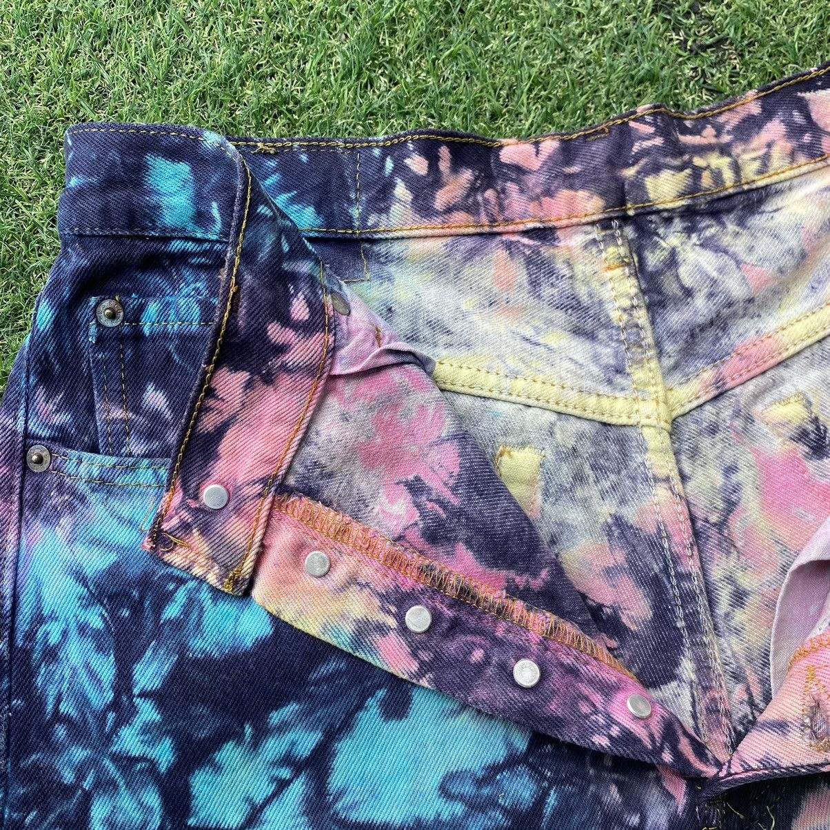 Levi's Thrashed Vintage 80s Levis 501 Tie Dye ERD GRUNGE JEANS Size US 32 / EU 48 - 9 Thumbnail