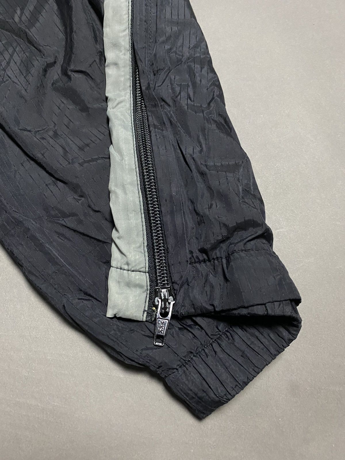 Nike × Vintage Nike vintage black nylon track pants parachute small swoosh Size US 34 / EU 50 - 4 Thumbnail