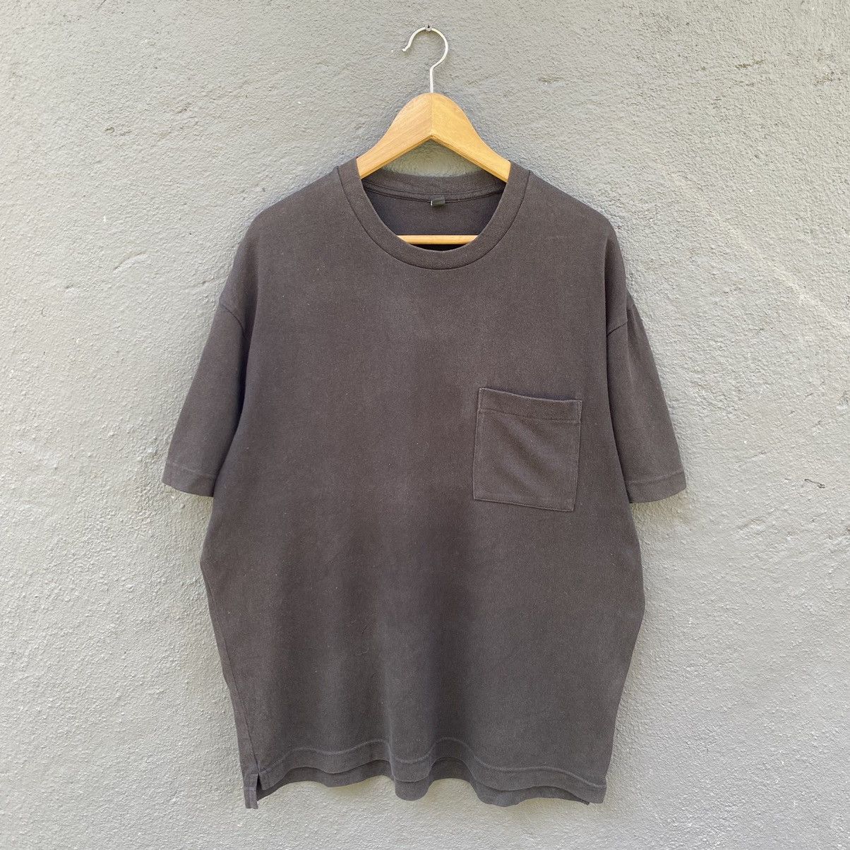 Uniqlo Thrashed Faded Uniqlo ERD GRUNGE GHOST Pocket Tee Size US XL / EU 56 / 4 - 1 Thumbnail