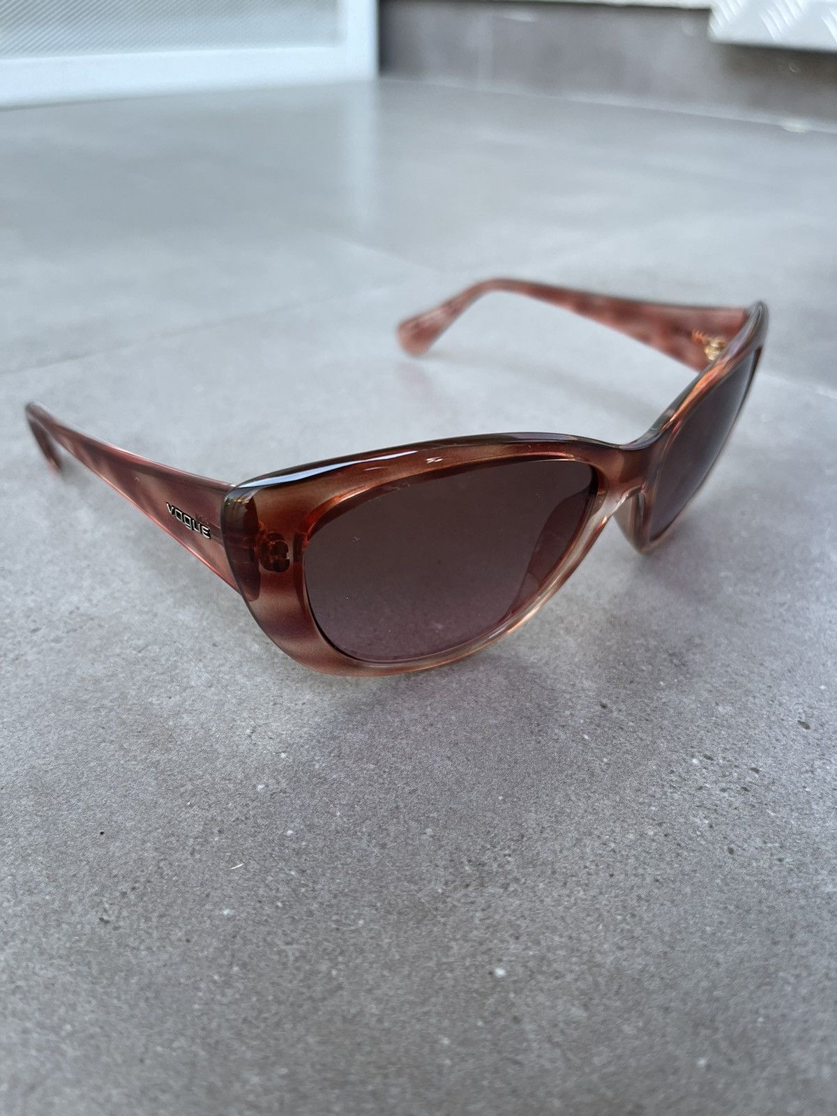 Vogue Vogue VO 2726-S 1950/14 Marble Peach Cat Eyes Sunglasses Size ONE SIZE - 4 Thumbnail