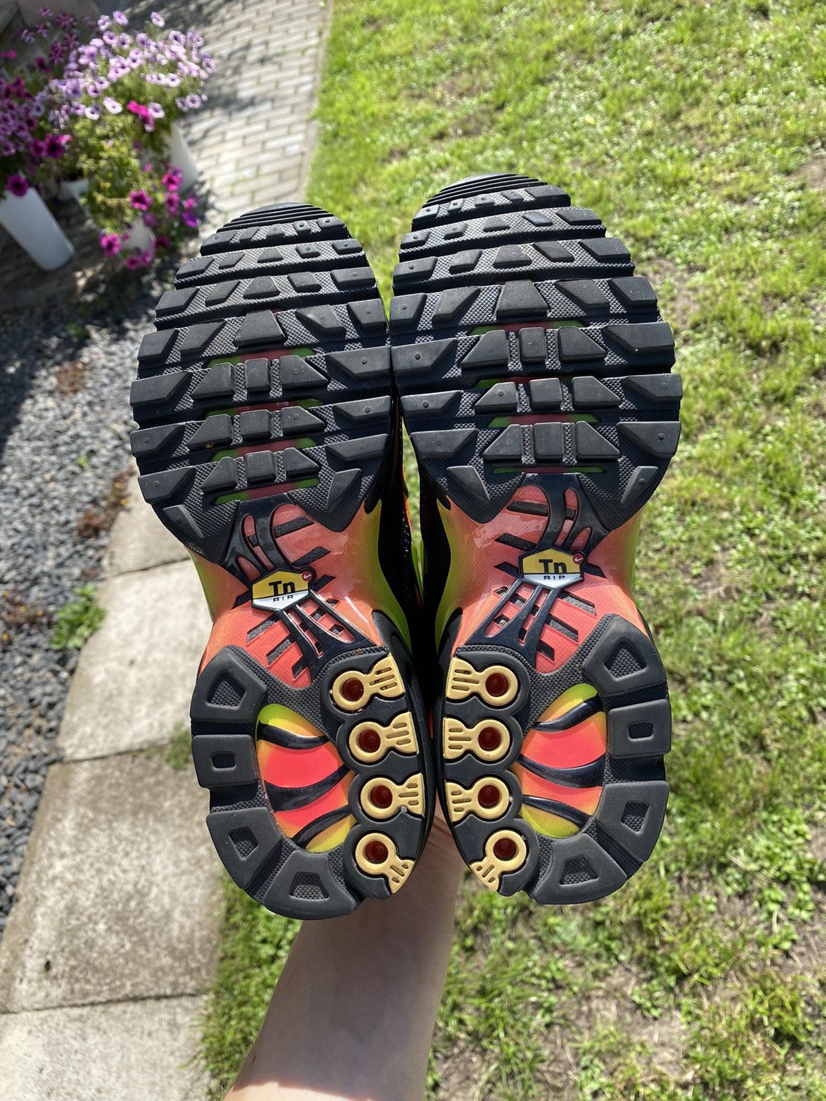 Nike Nike Air Max Plus TN „Black Volt Solar Red” womens sneakers Size US 7 / IT 37 - 4 Thumbnail