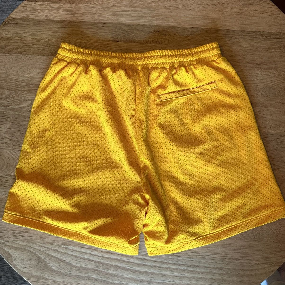 Other WJW WHOJUNGWOO BASKETBALL IN GOLD LAKERS Size US 32 / EU 48 - 2 Thumbnail